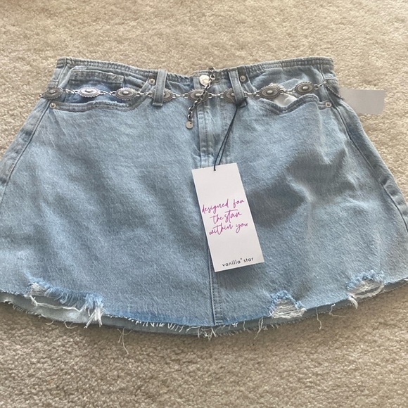 Belted mini jean skirt - Picture 2 of 8